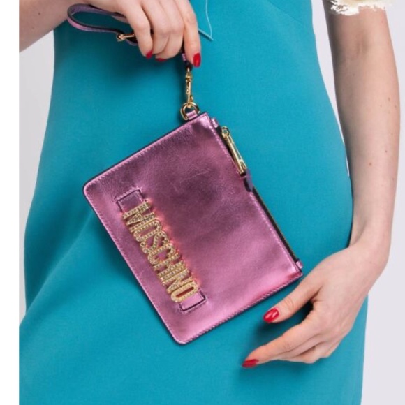 MOSCHINO Logo-Plaque Leather Clutch - Picture 13 of 16